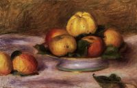 Яблоки на тарелке    