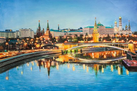 Вечерняя Москва. Вид на Кремль через Большой Каменный мост